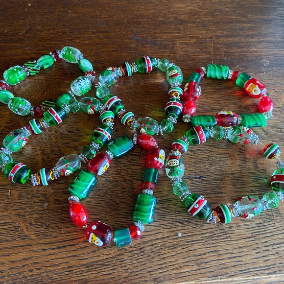 5 CHRISTMAS BRACELETS- GLASS BEADS - Picture 2 of 6